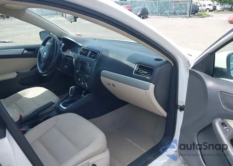 2013 Volkswagen Jetta Se z USA, uszkodzony, nr VIN 3VWDX7AJ0DM388893